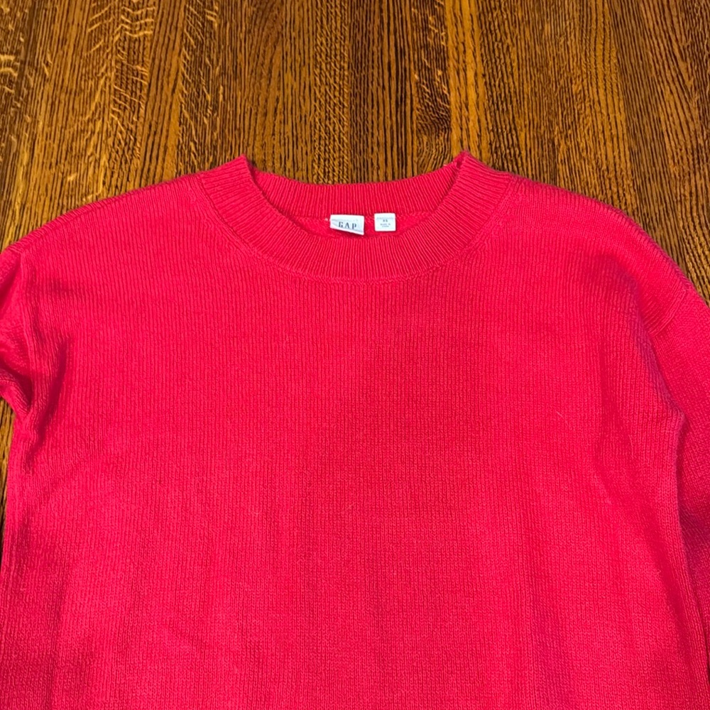GAP Round neck sweater